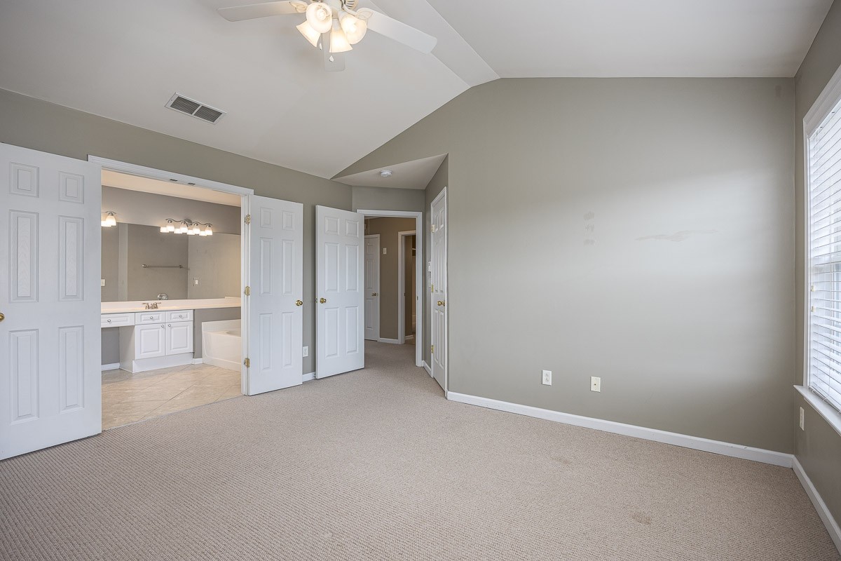453 Old Towne Dr Property Photo 15