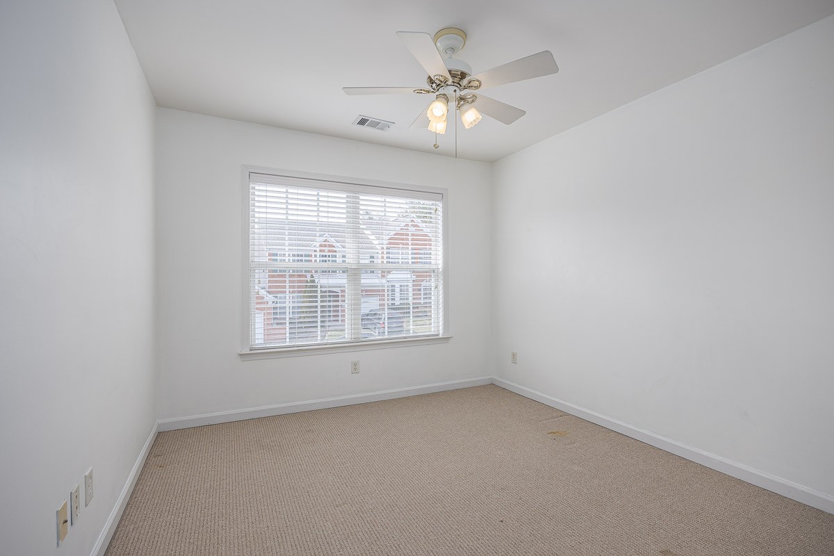 453 Old Towne Dr Property Photo 22