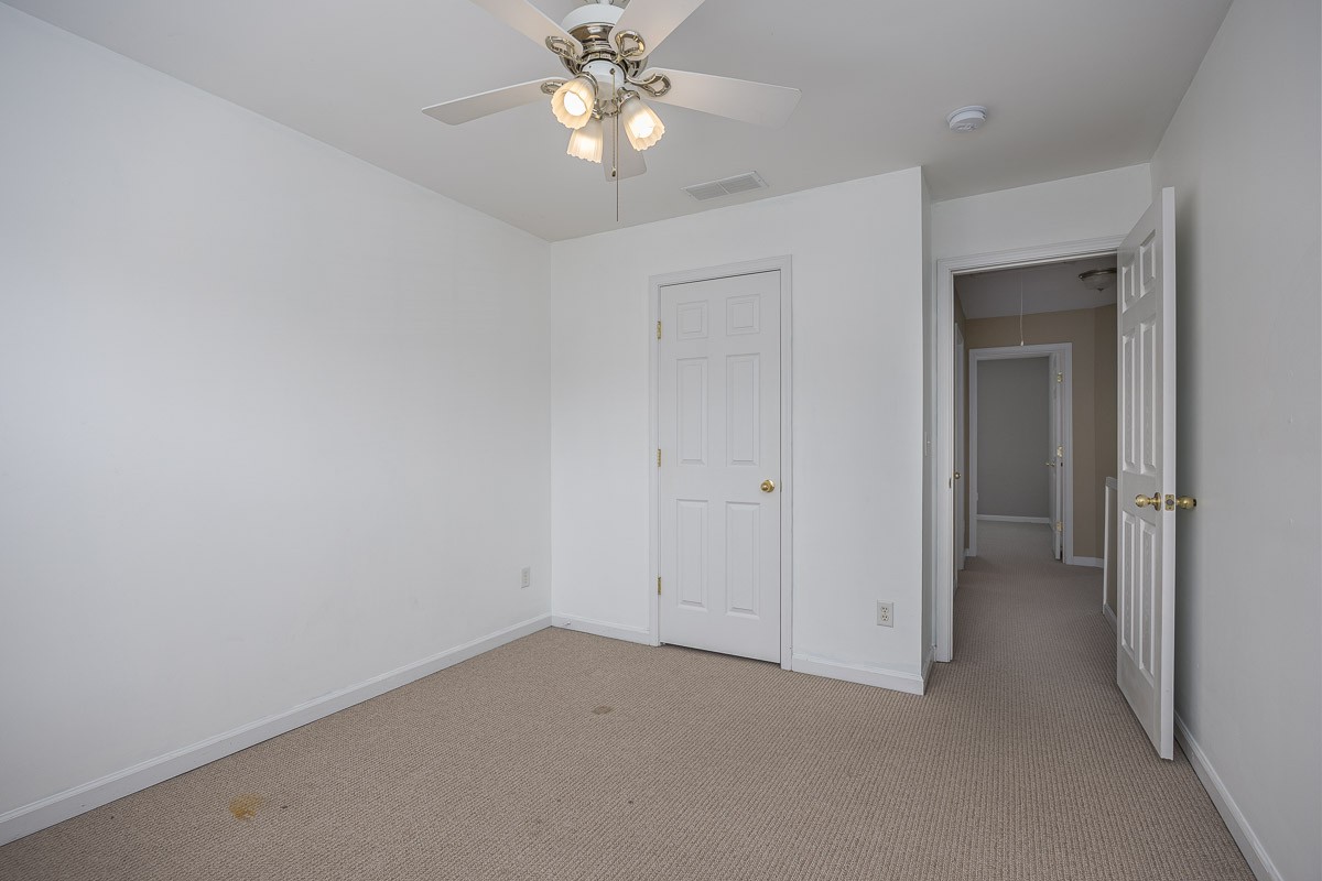 453 Old Towne Dr Property Photo 23
