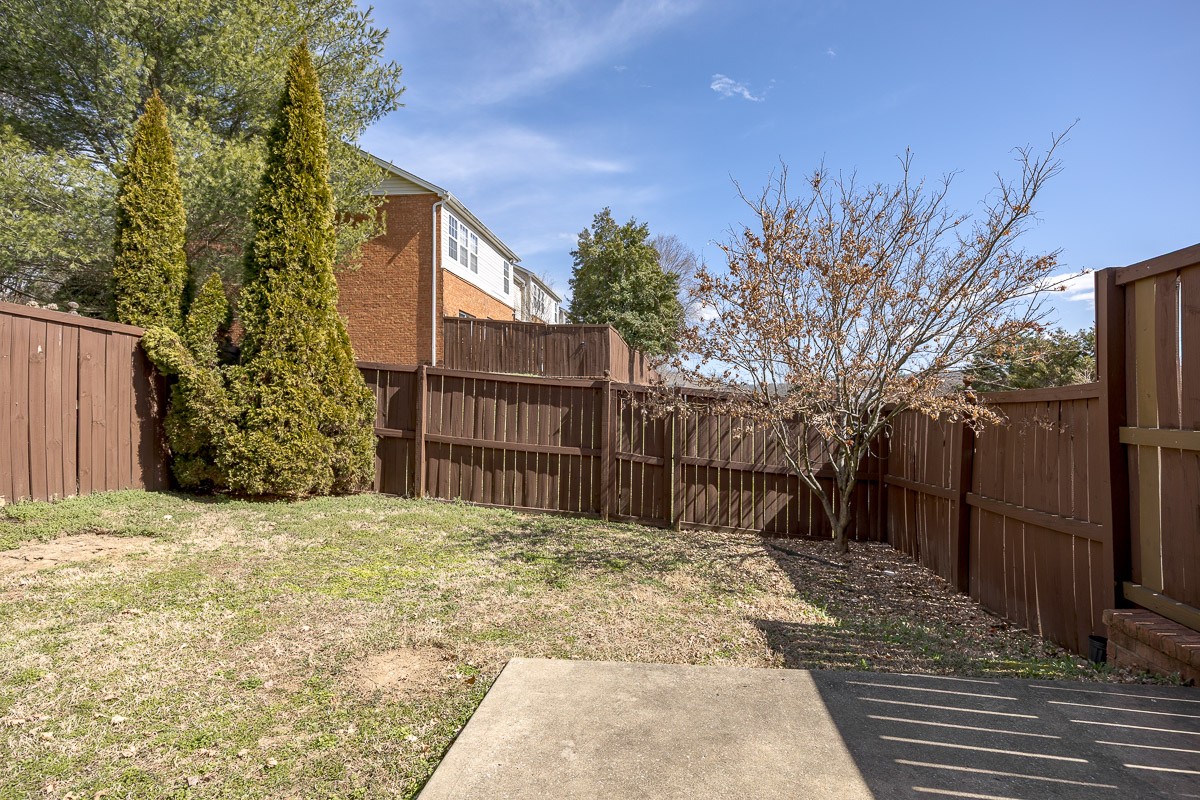 453 Old Towne Dr Property Photo 26