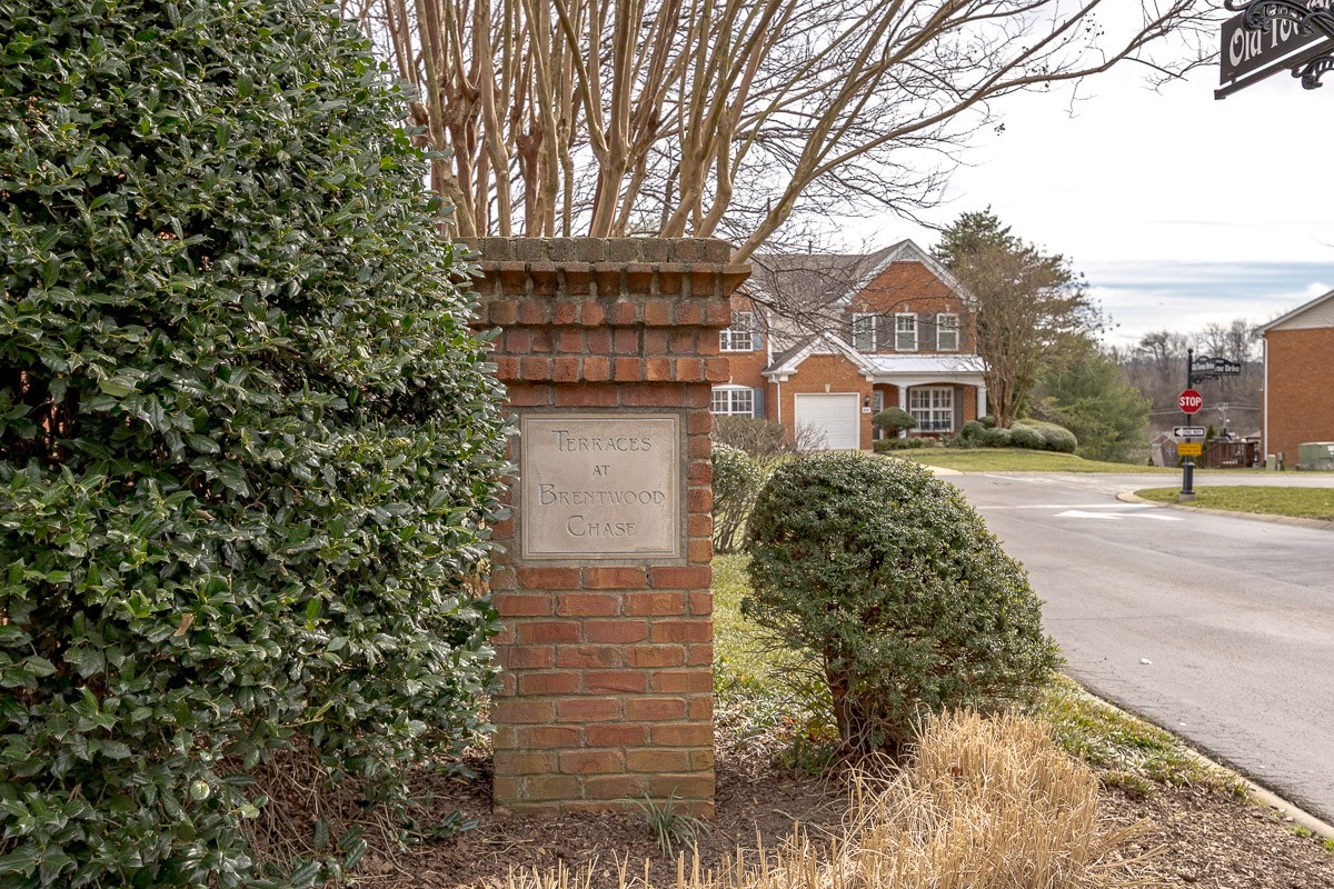 453 Old Towne Dr Property Photo 28