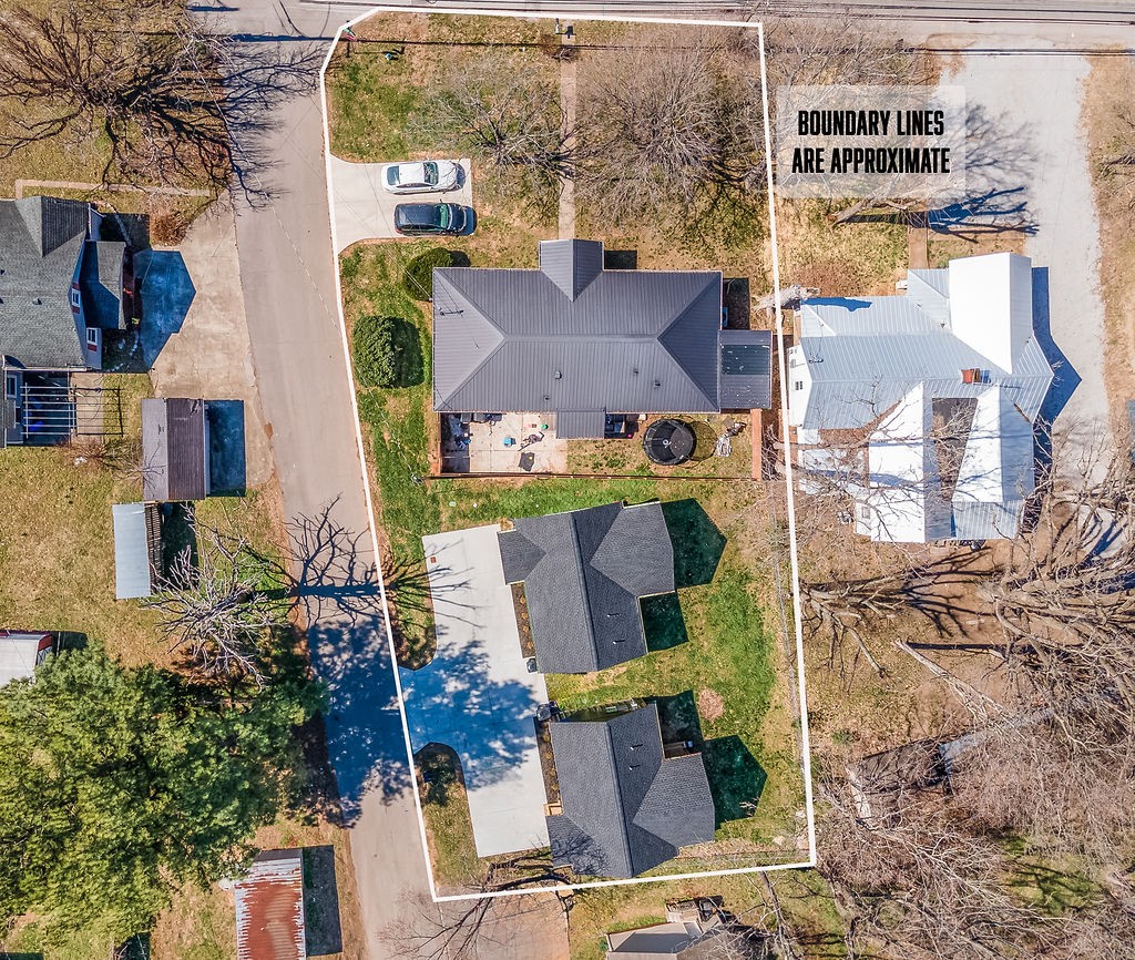 1905 Highland Ave Property Photo 1