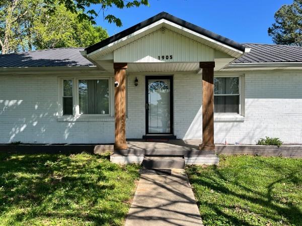 1905 Highland Ave Property Photo 4