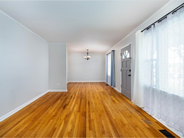 1905 Highland Ave Property Photo 5