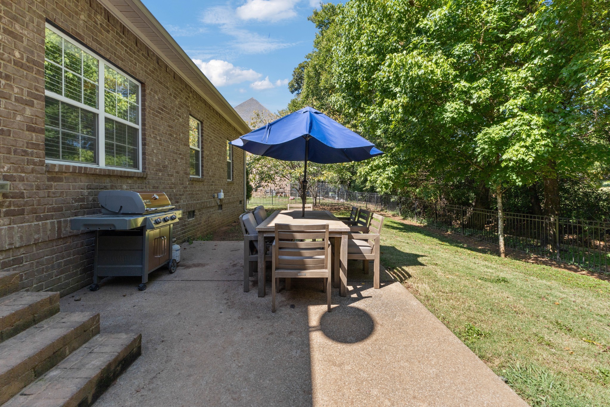 1002 Glessner Dr Property Photo 38
