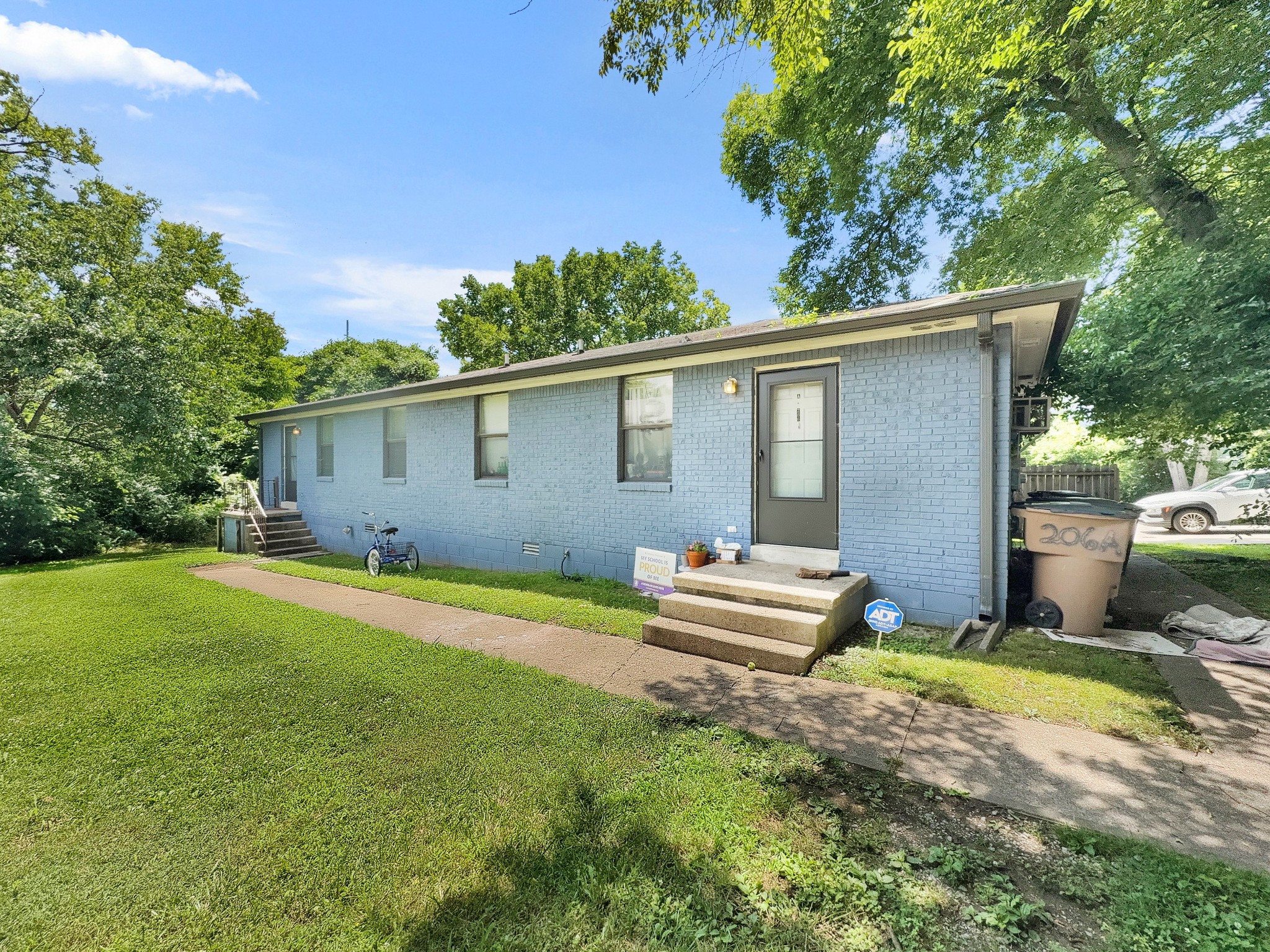 206 Prince Ave Property Photo 2