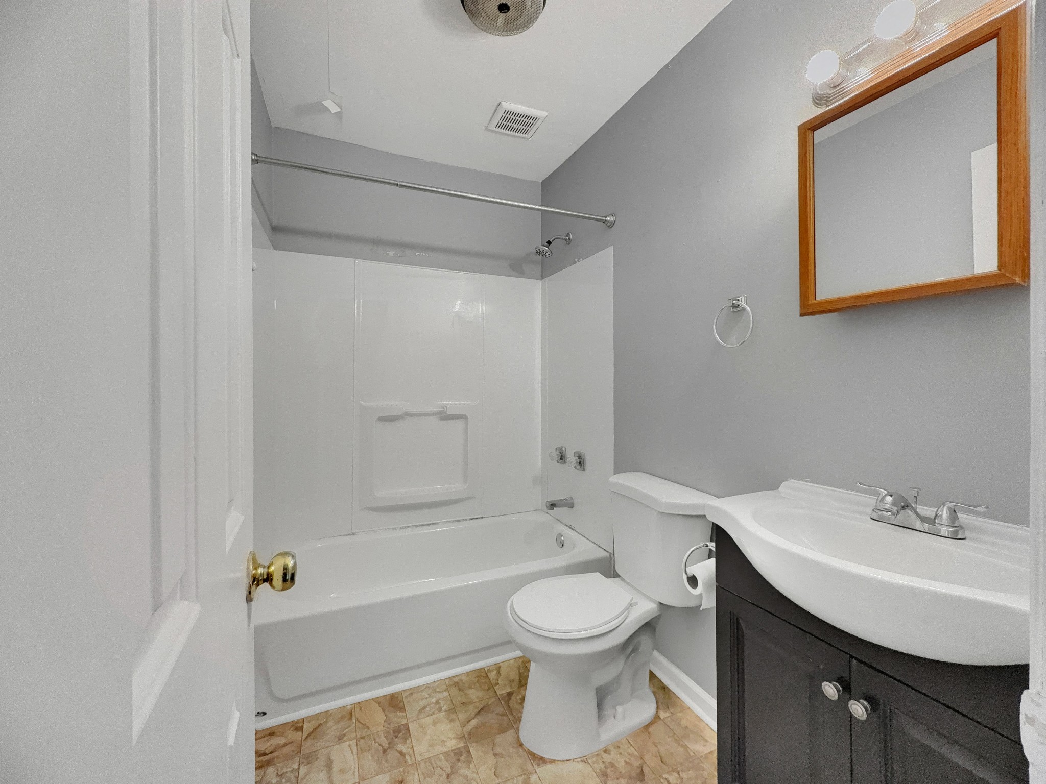 206 Prince Ave Property Photo 14