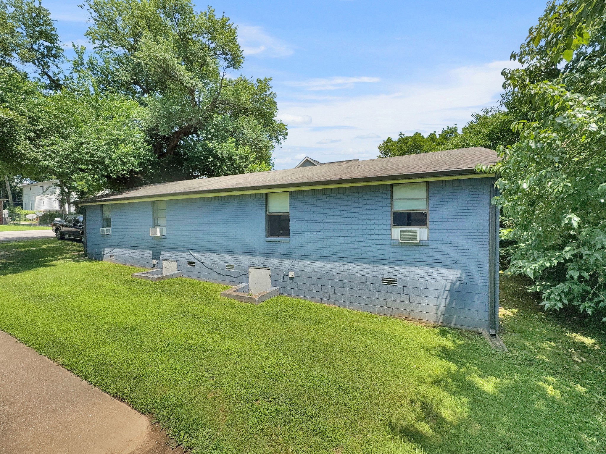 206 Prince Ave Property Photo 21