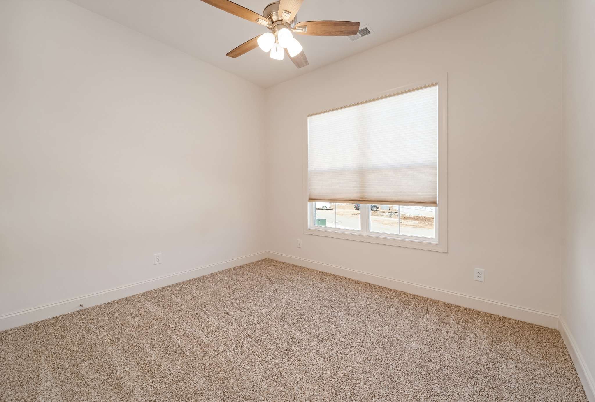 3635 Jacaranda Ln Property Photo 8