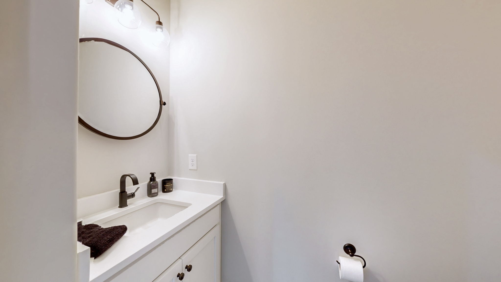 2046 Autumn Ridge Way Property Photo 10