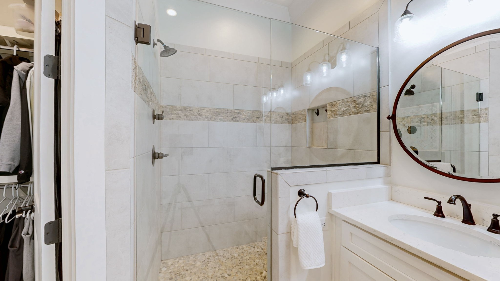 2046 Autumn Ridge Way Property Photo 24