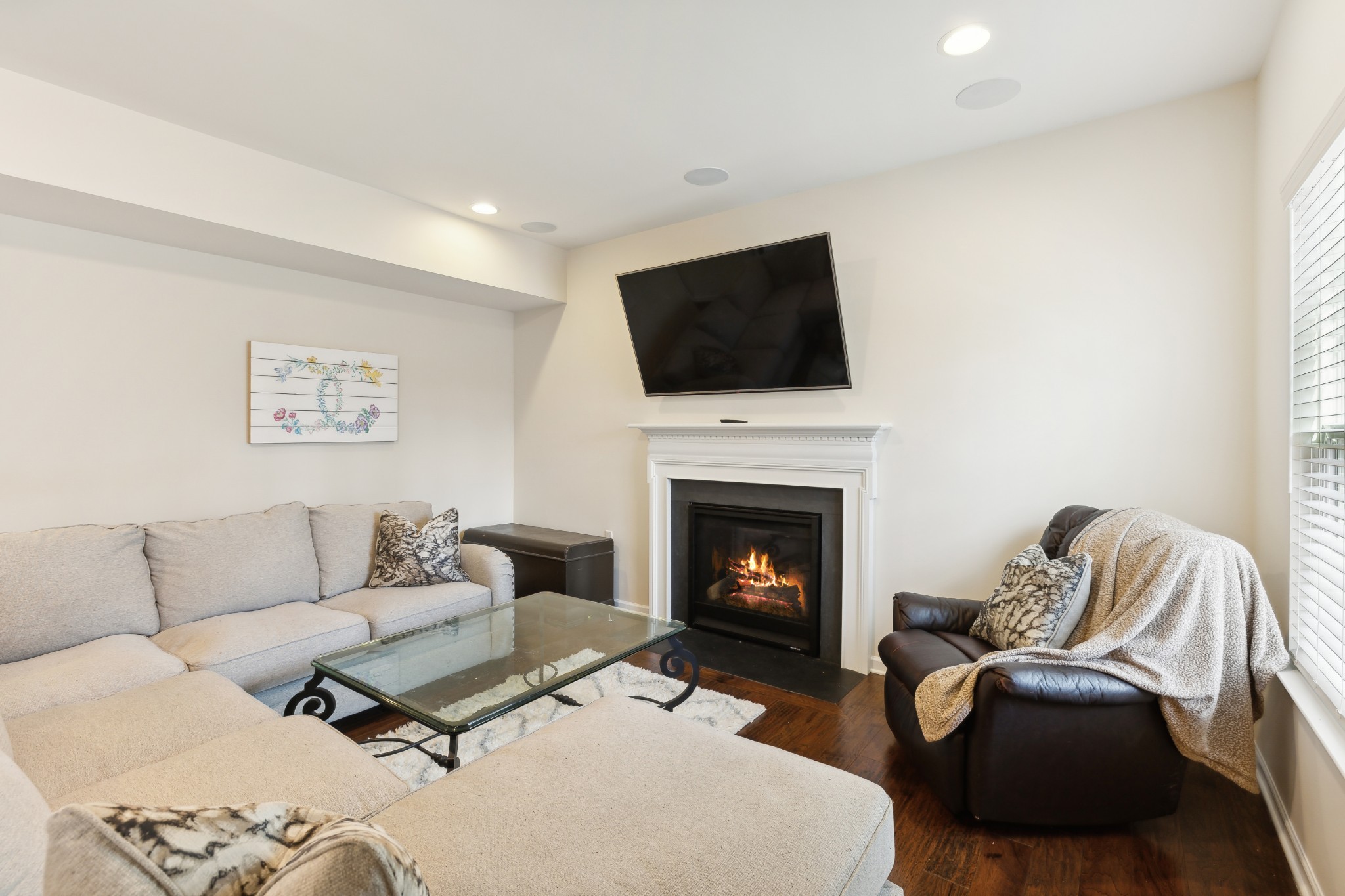 7936 Oakfield Grv Property Photo 5