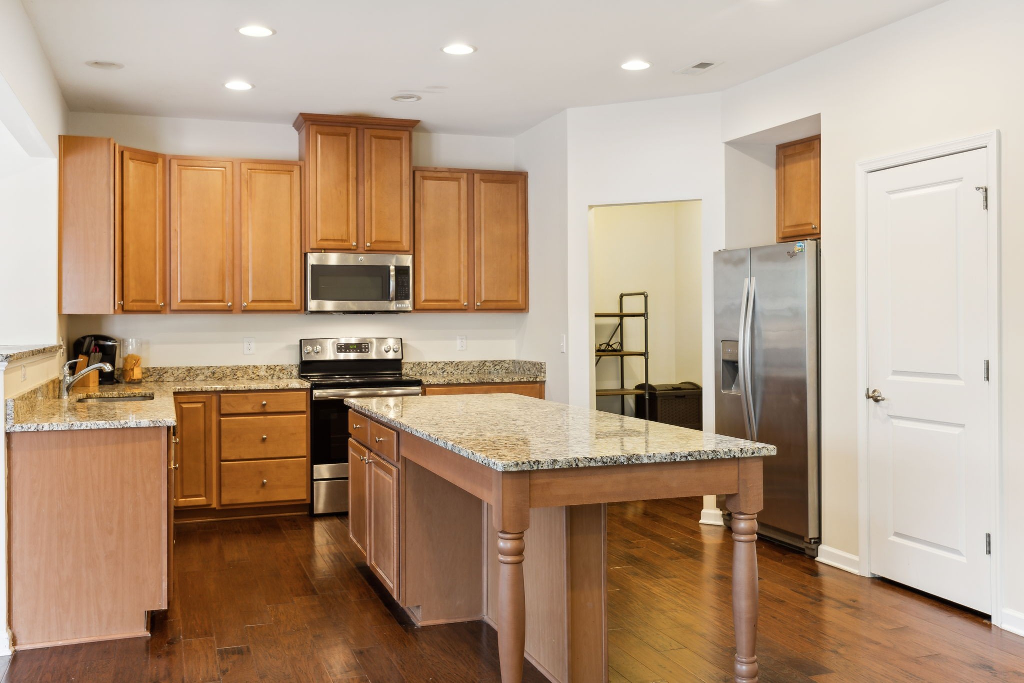 7936 Oakfield Grv Property Photo 8