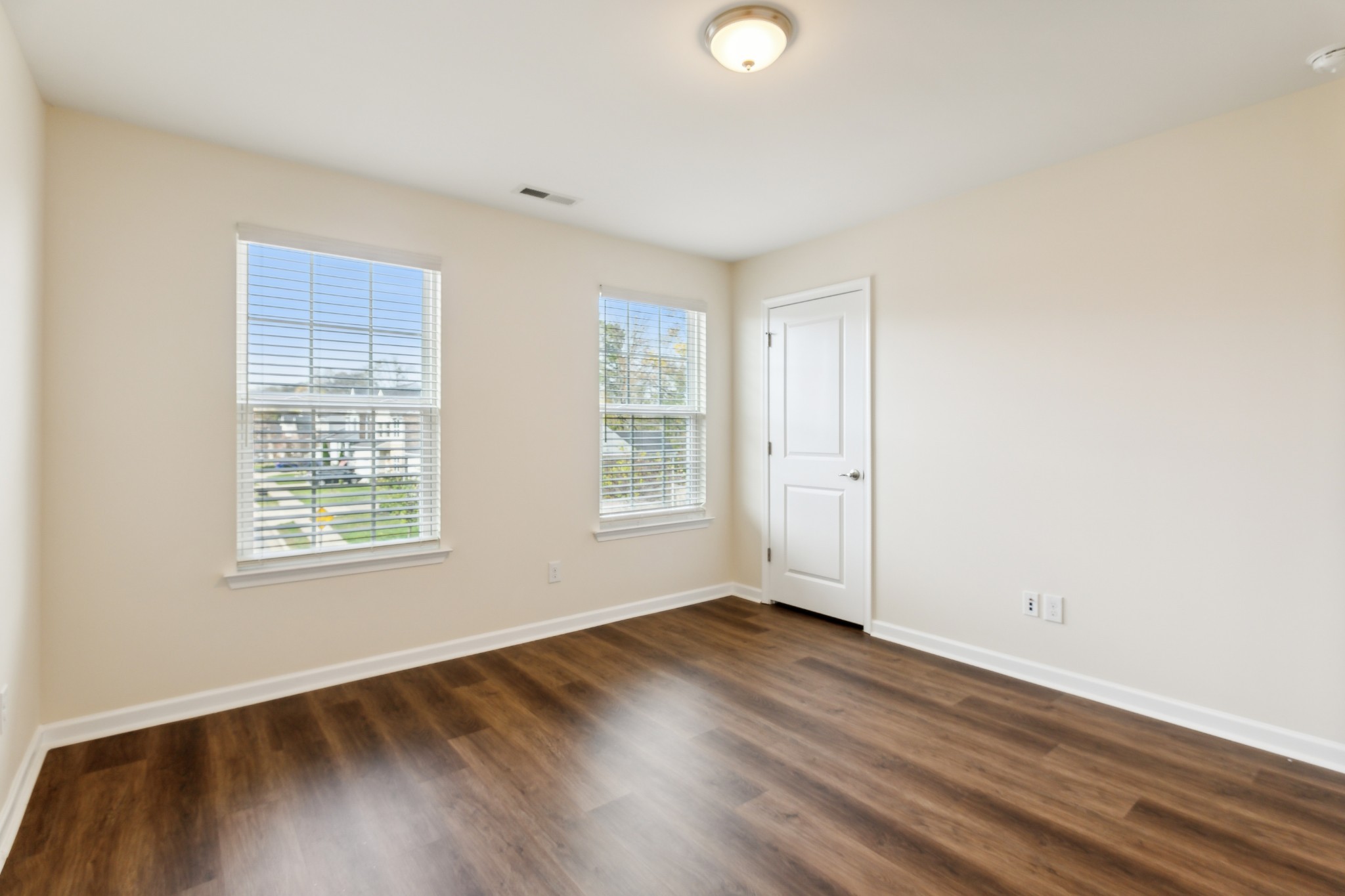7936 Oakfield Grv Property Photo 19