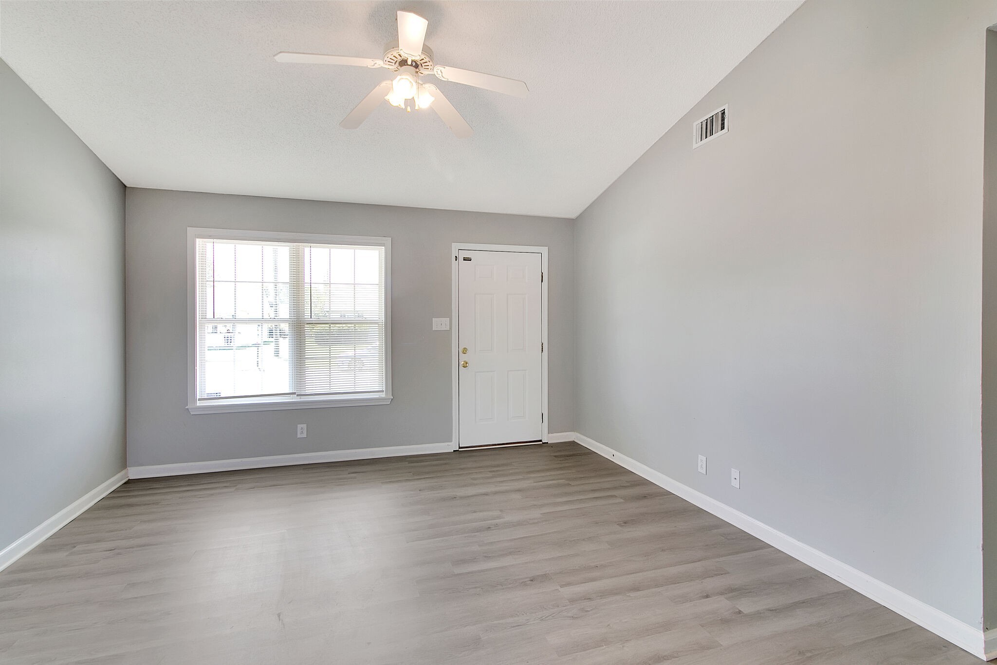 1112 Timothy Ave Property Photo 6