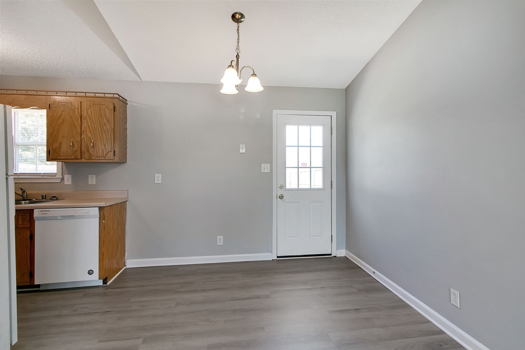 1112 Timothy Ave Property Photo 12