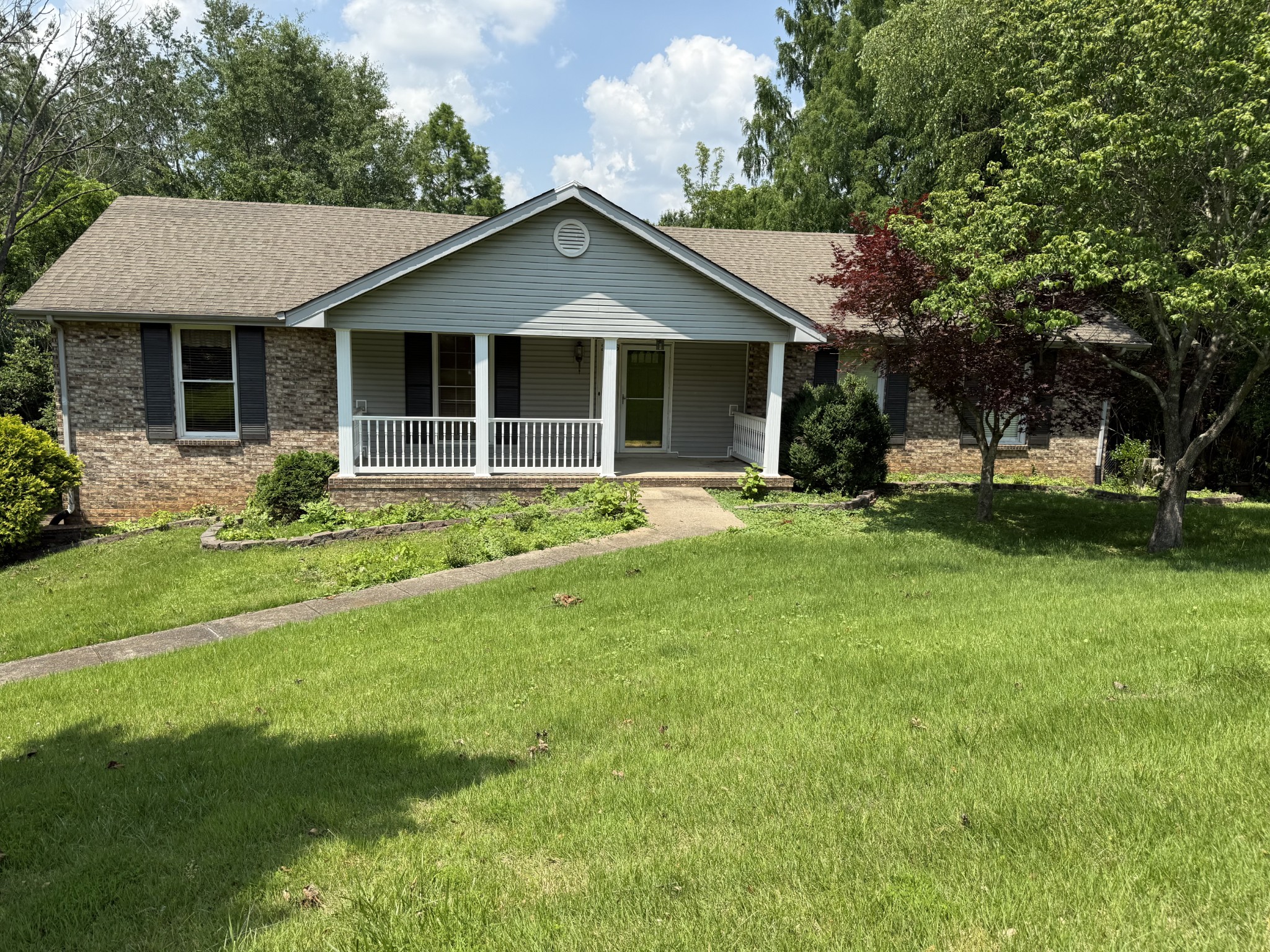 2405 Chris Dr Property Photo 1