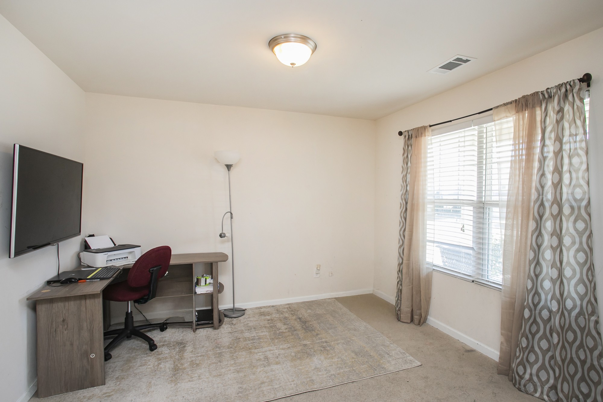 1110 Pickett Rd Property Photo 4