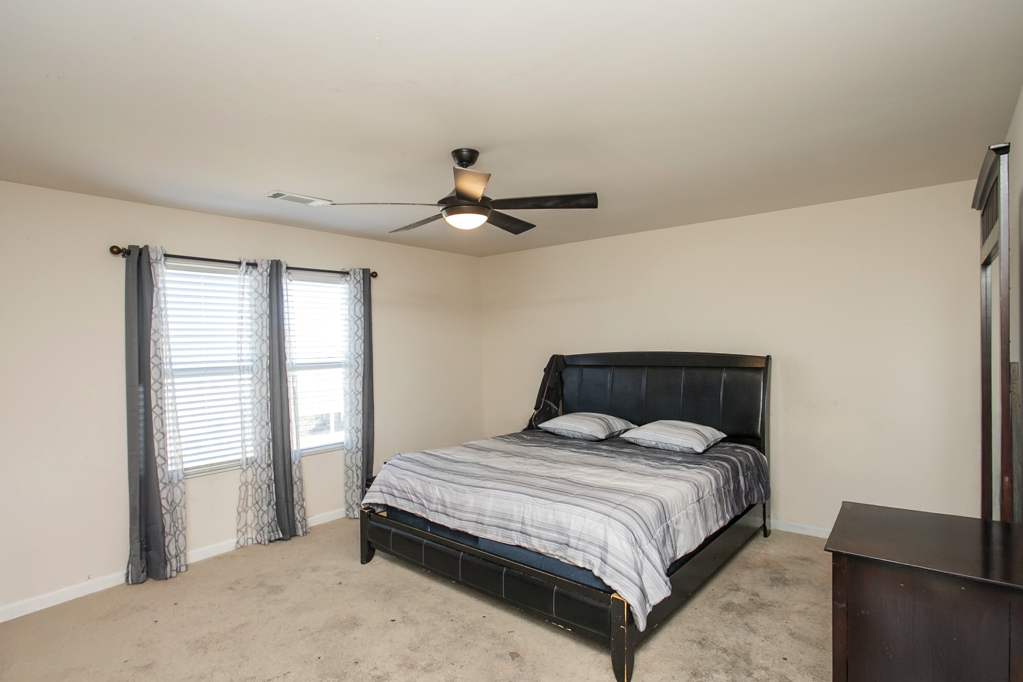 1110 Pickett Rd Property Photo 17