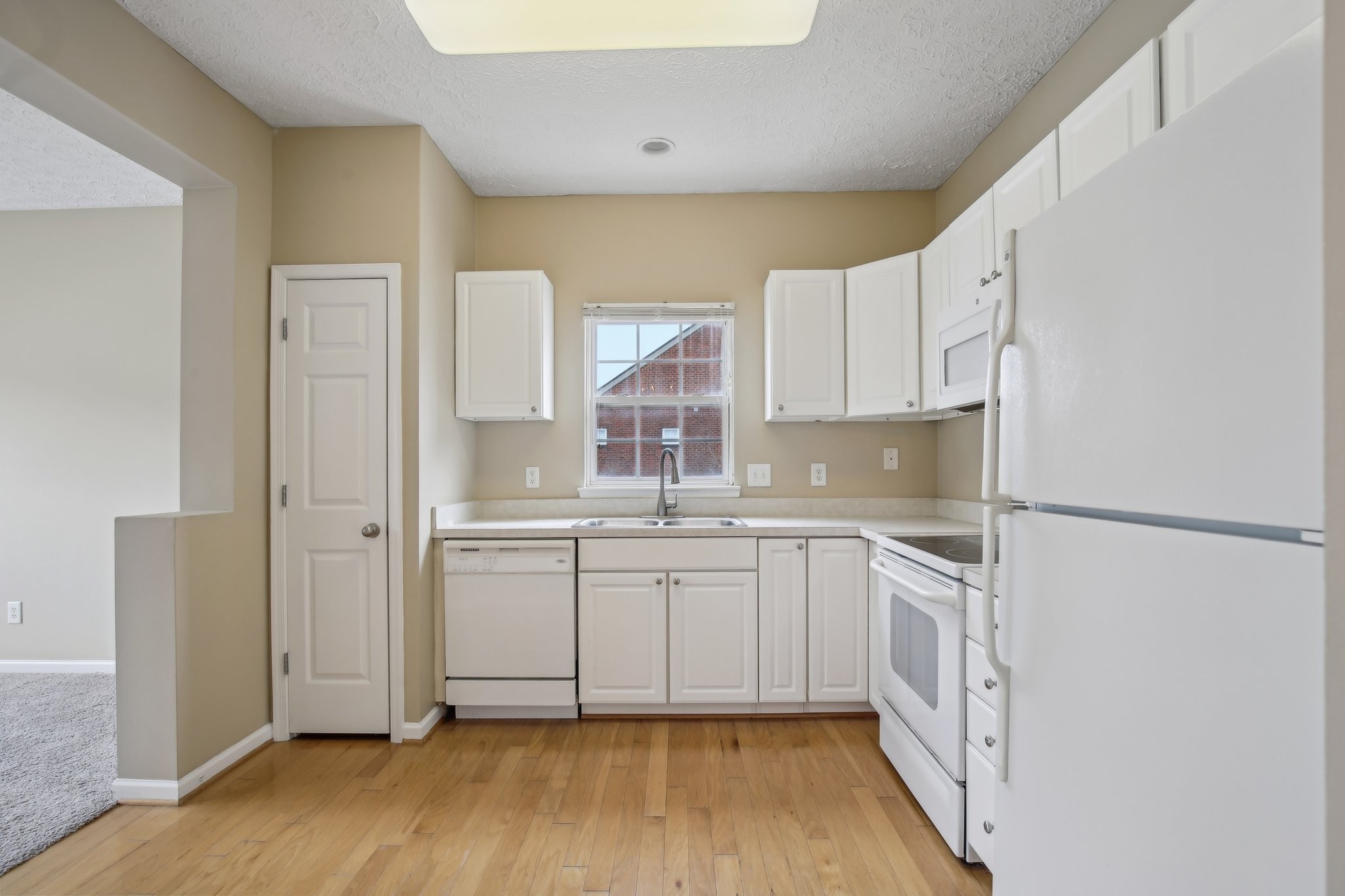 7841 Heaton Way Property Photo 8