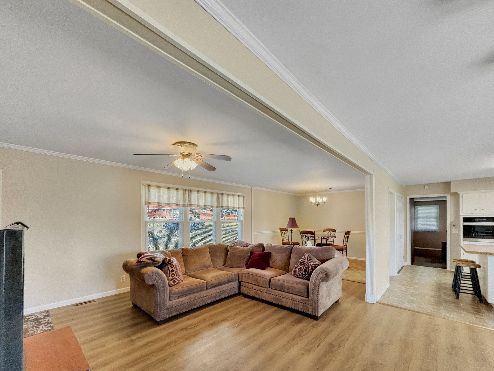 305 Vine St Property Photo 4