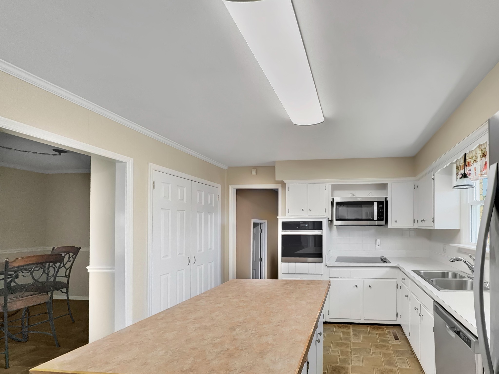 305 Vine St Property Photo 11