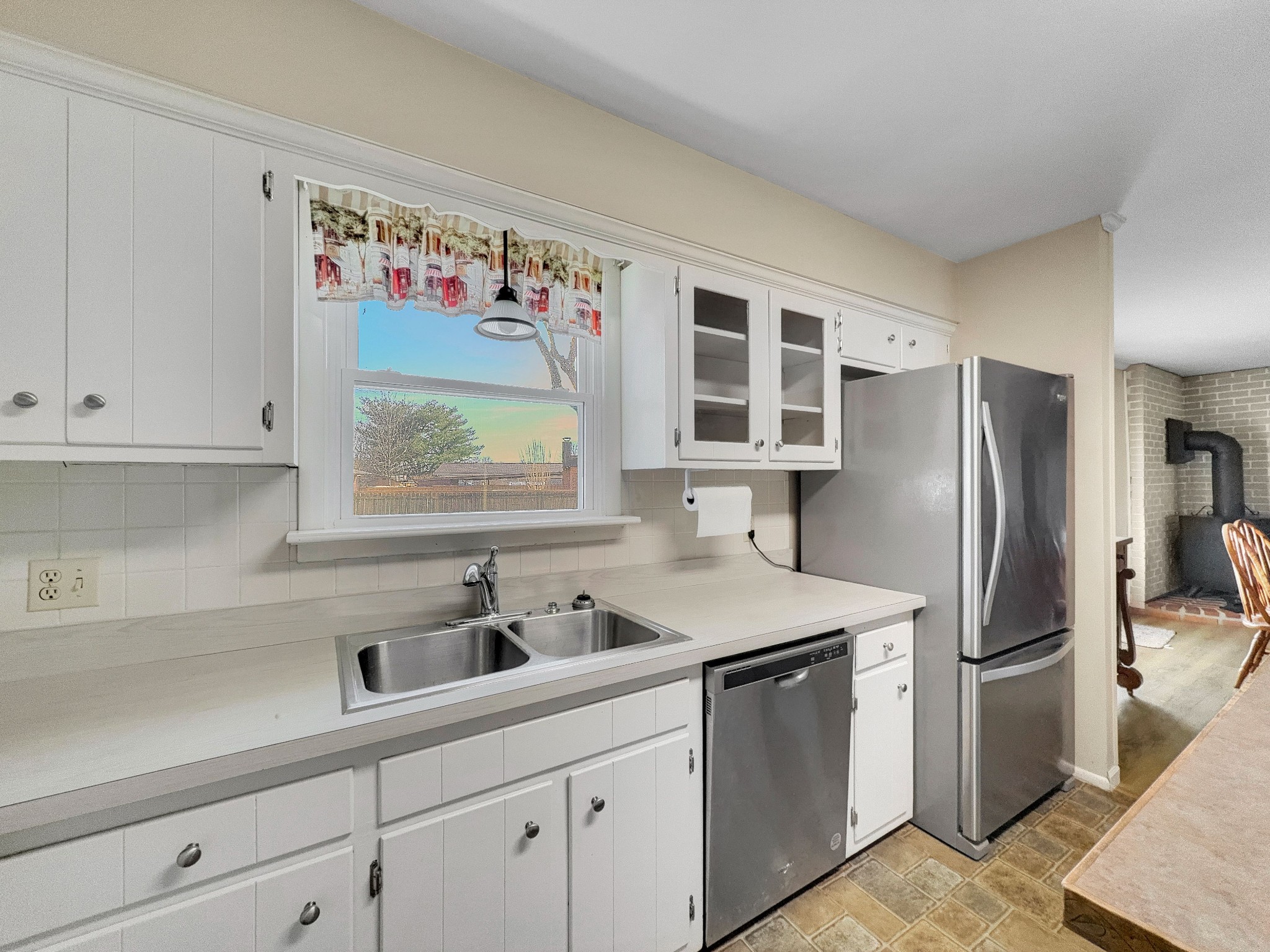 305 Vine St Property Photo 12