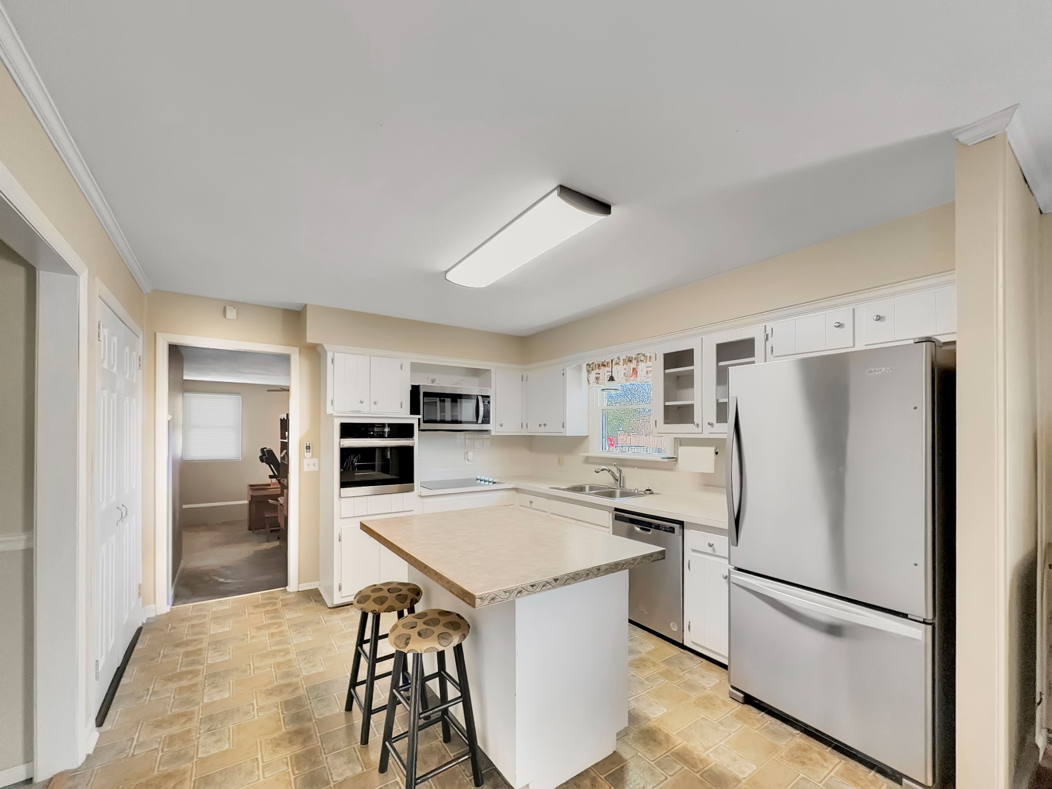 305 Vine St Property Photo 13