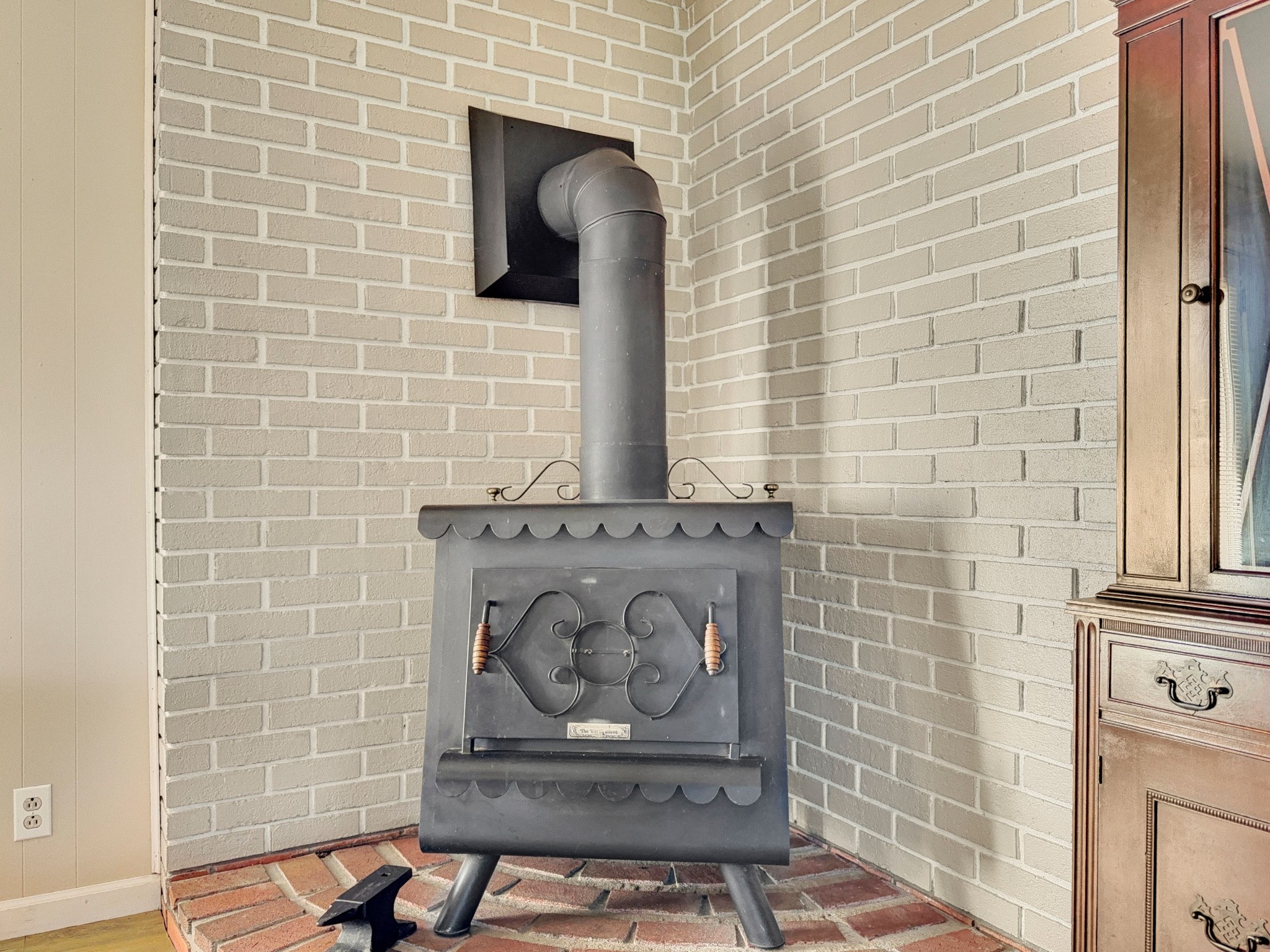 305 Vine St Property Photo 14