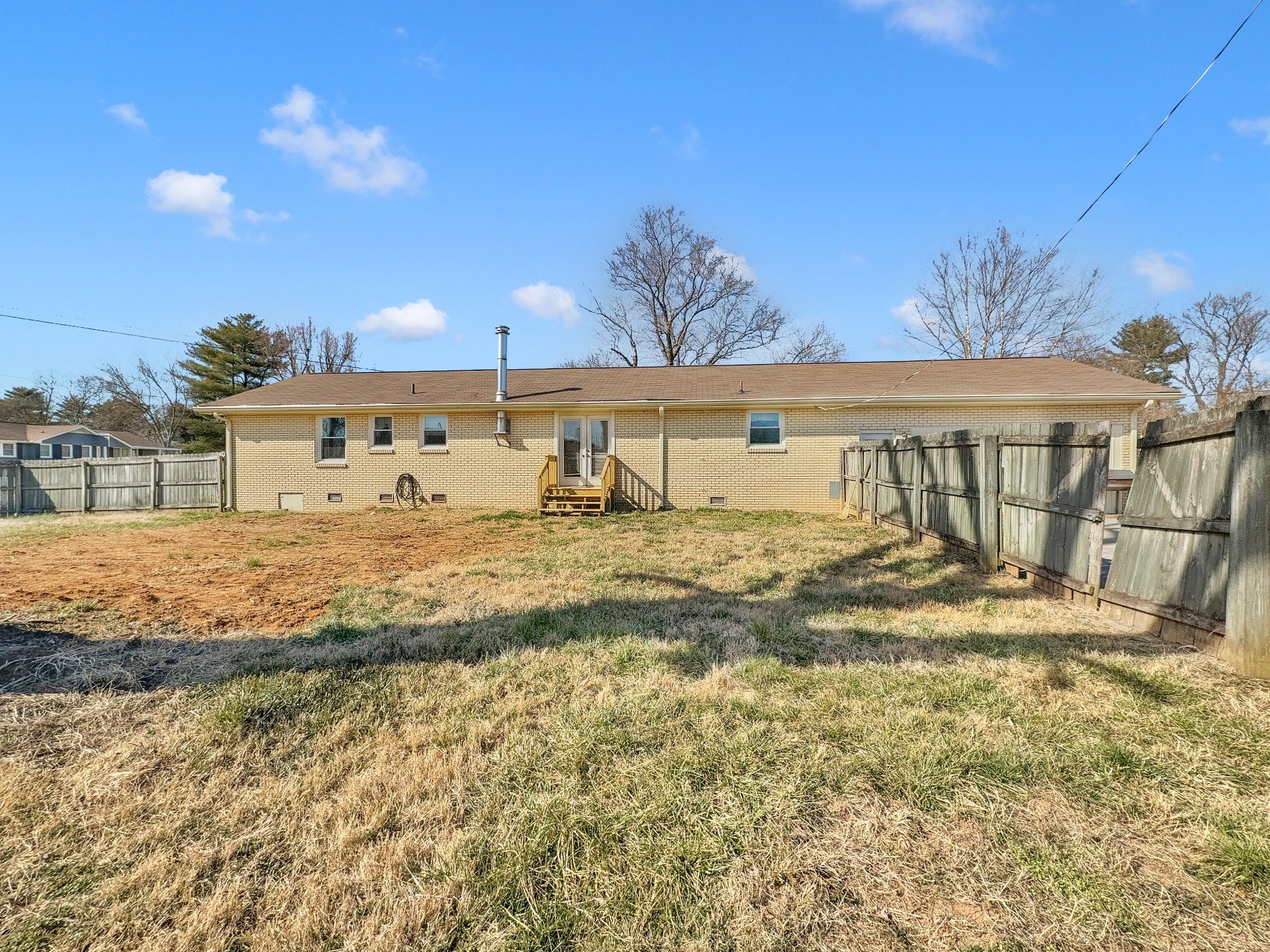 305 Vine St Property Photo 27