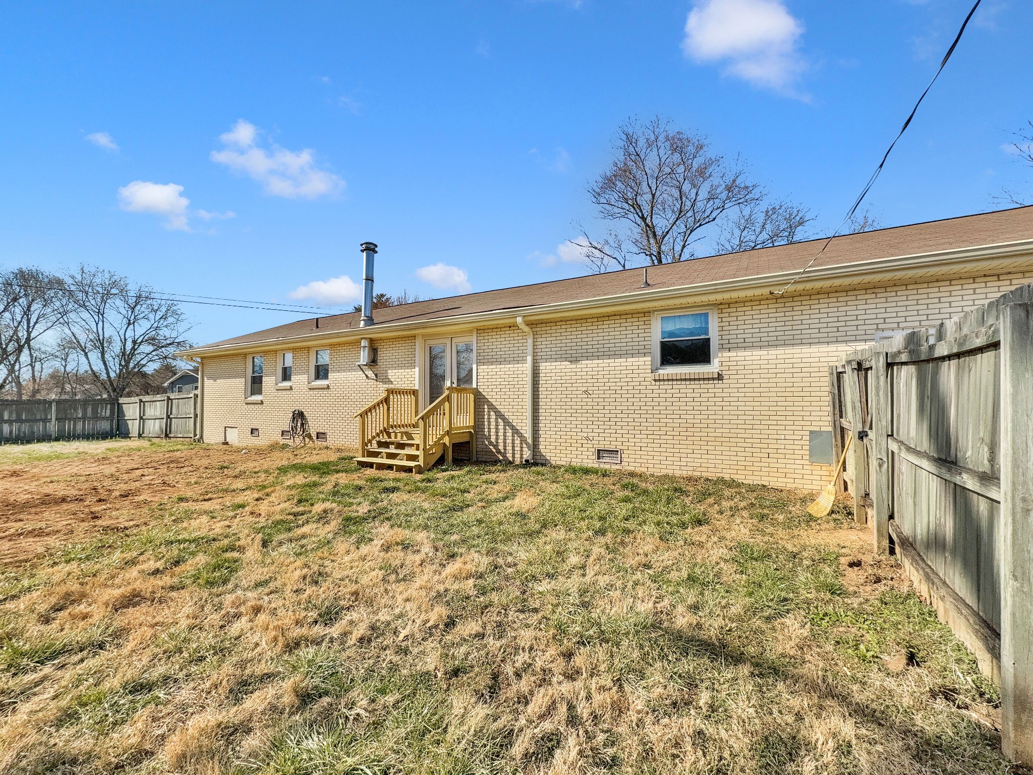 305 Vine St Property Photo 28