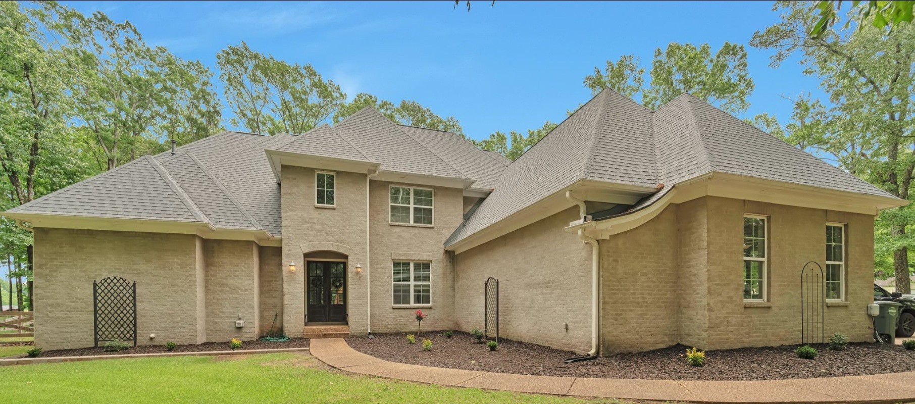 2405 Canadaville Loop