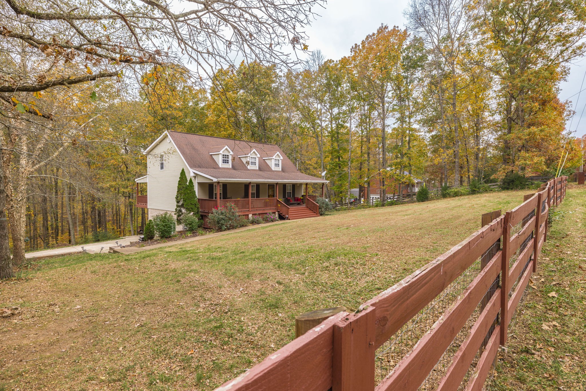 1358 Old Charlotte Pike Property Photo 3