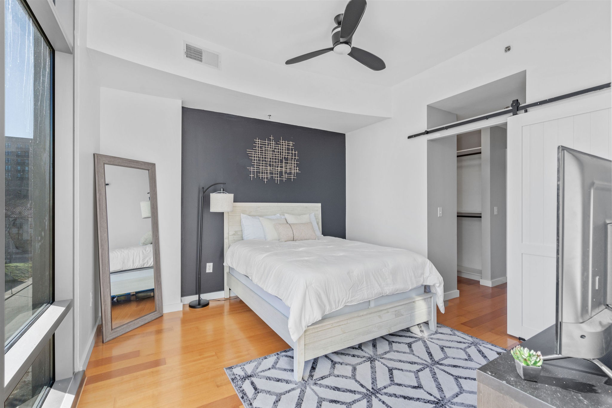 1920 Adelicia St Property Photo 6