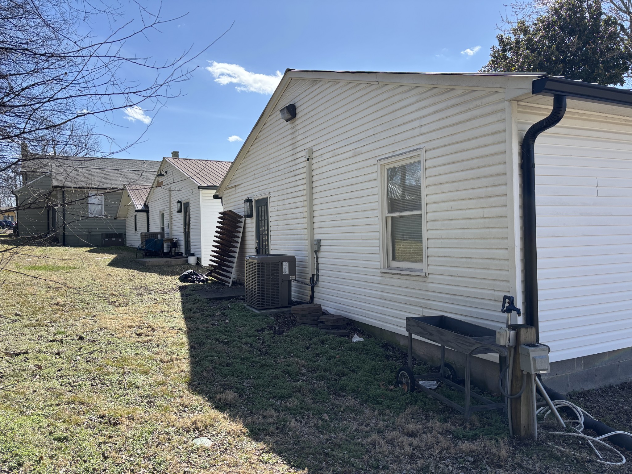5323 Main St Property Photo 3
