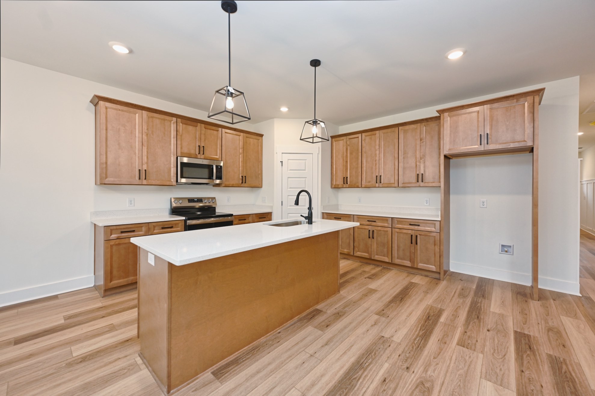 1092 Angus Way Property Photo 1