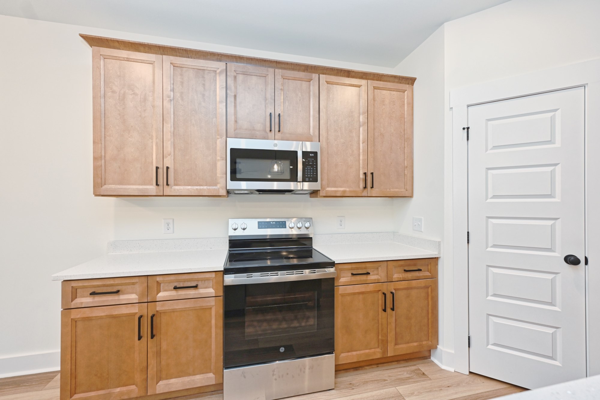 1092 Angus Way Property Photo 4