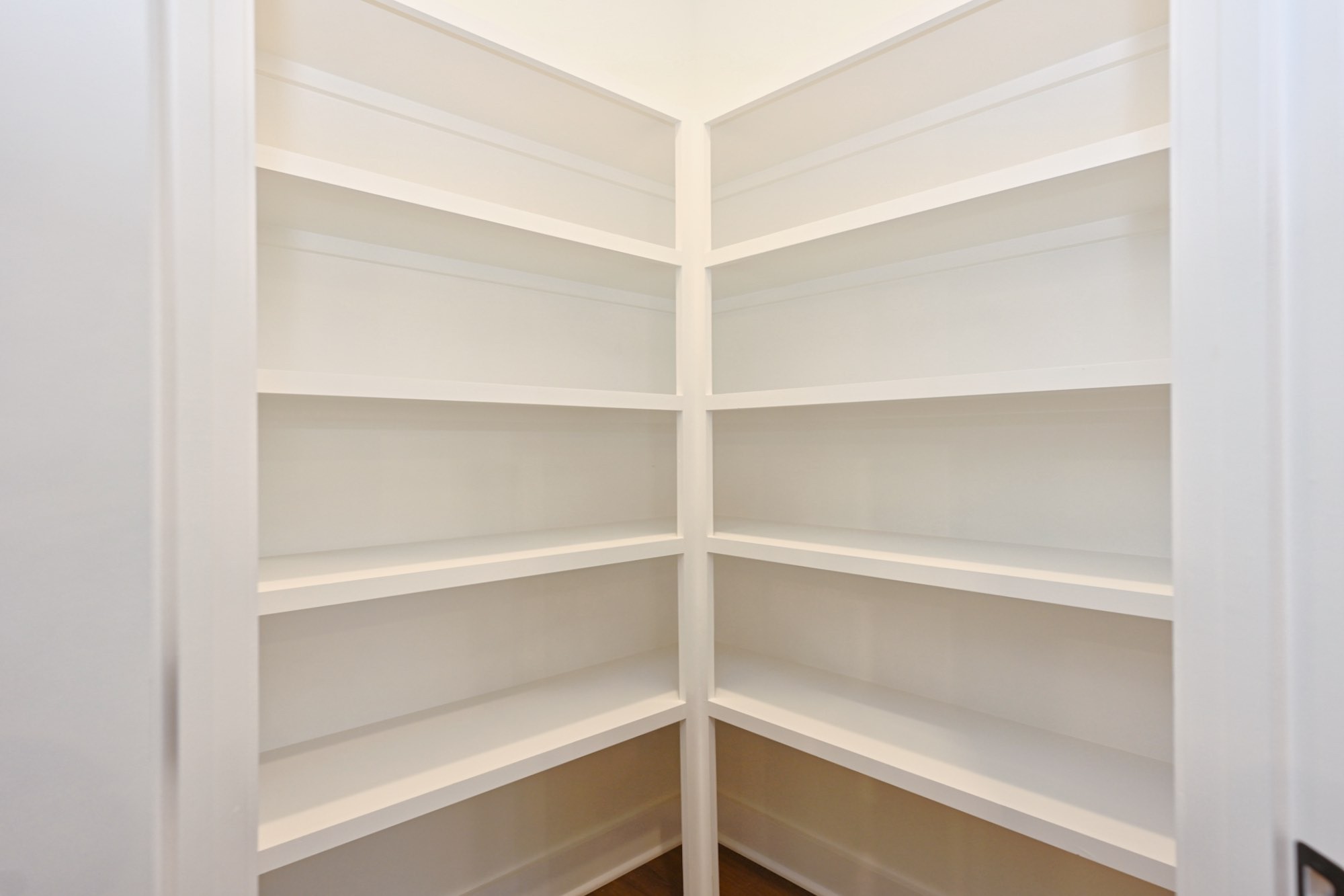 1092 Angus Way Property Photo 7