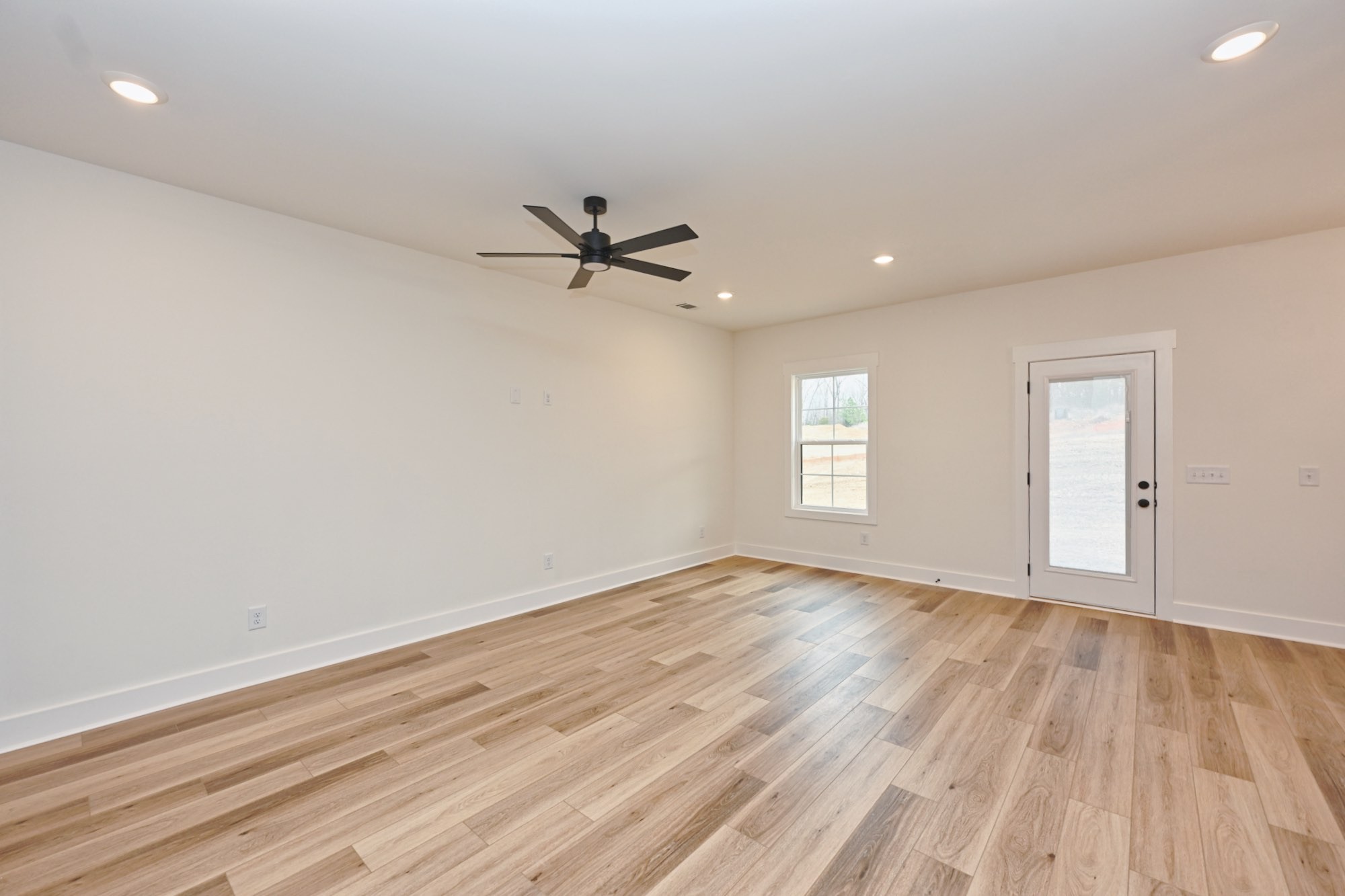 1092 Angus Way Property Photo 11