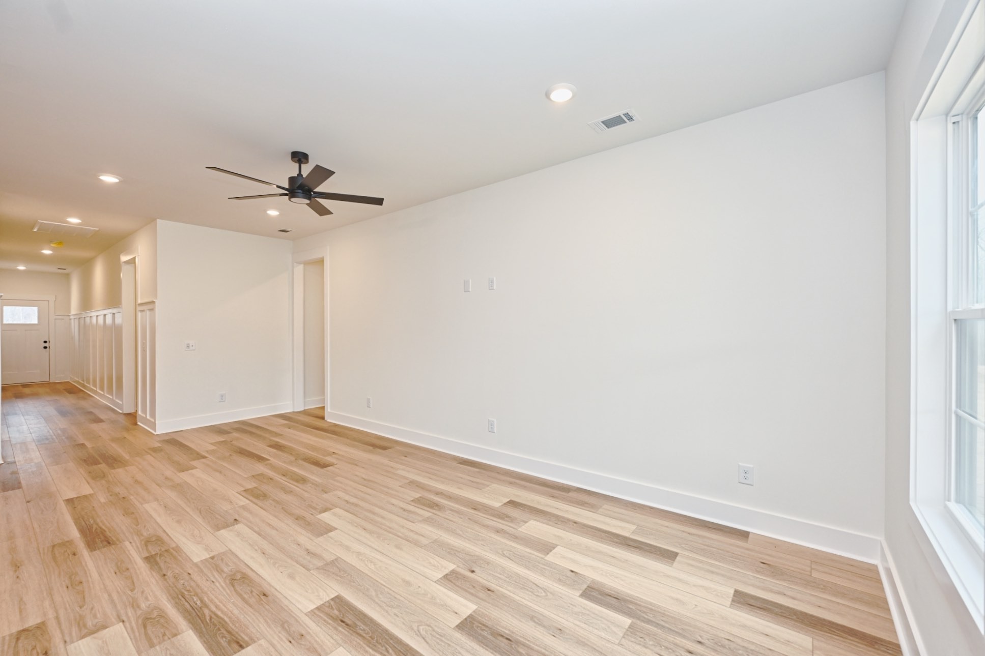 1092 Angus Way Property Photo 12