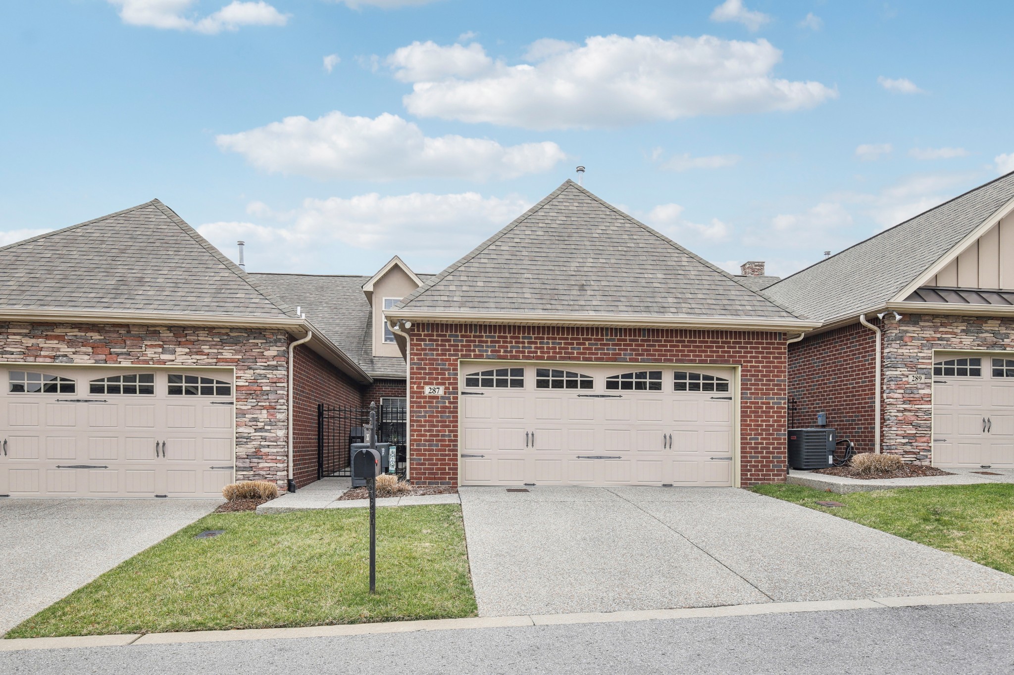 287 Chancery Dr Property Photo 8