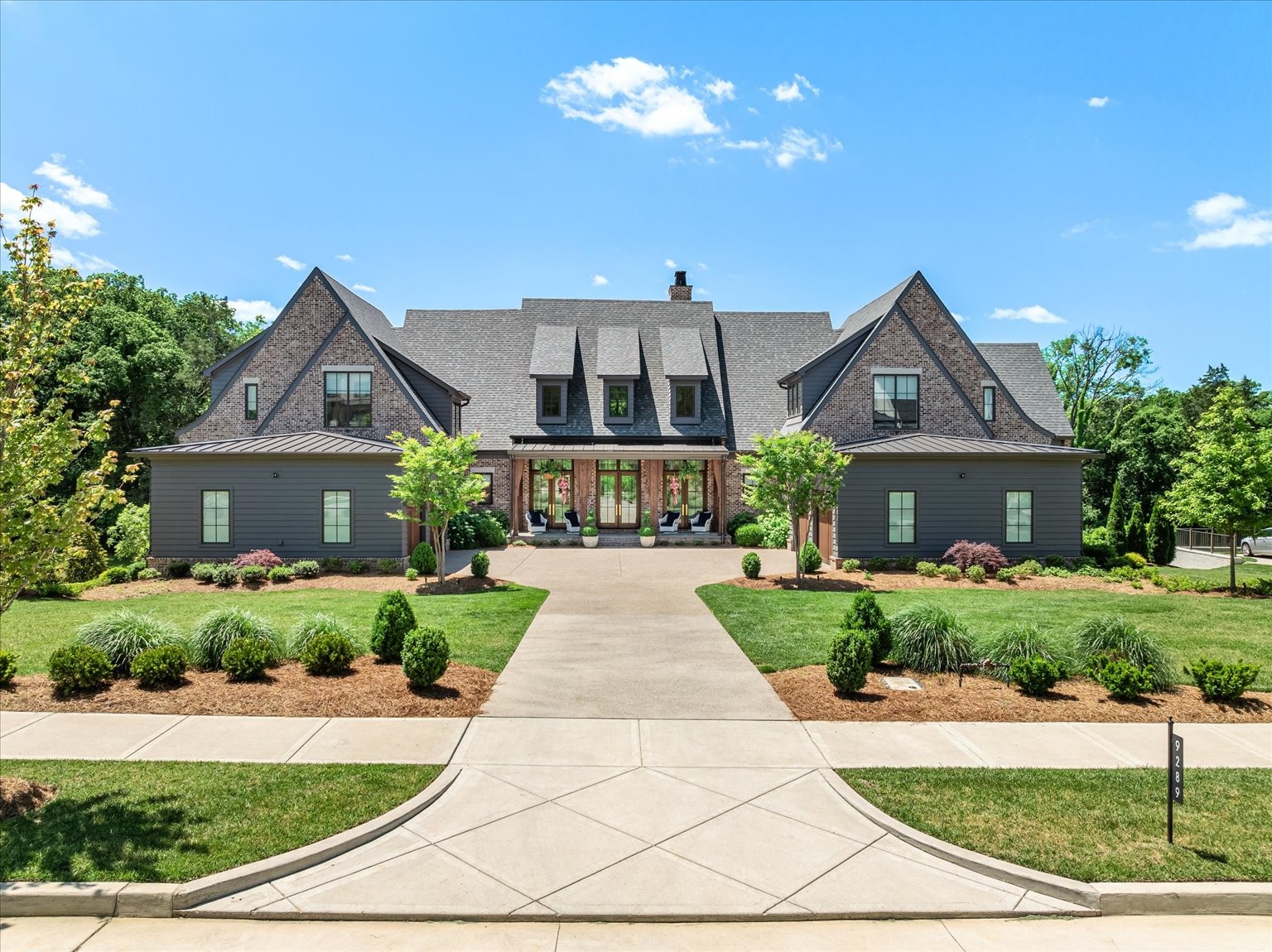 9289 Fordham Dr Property Photo