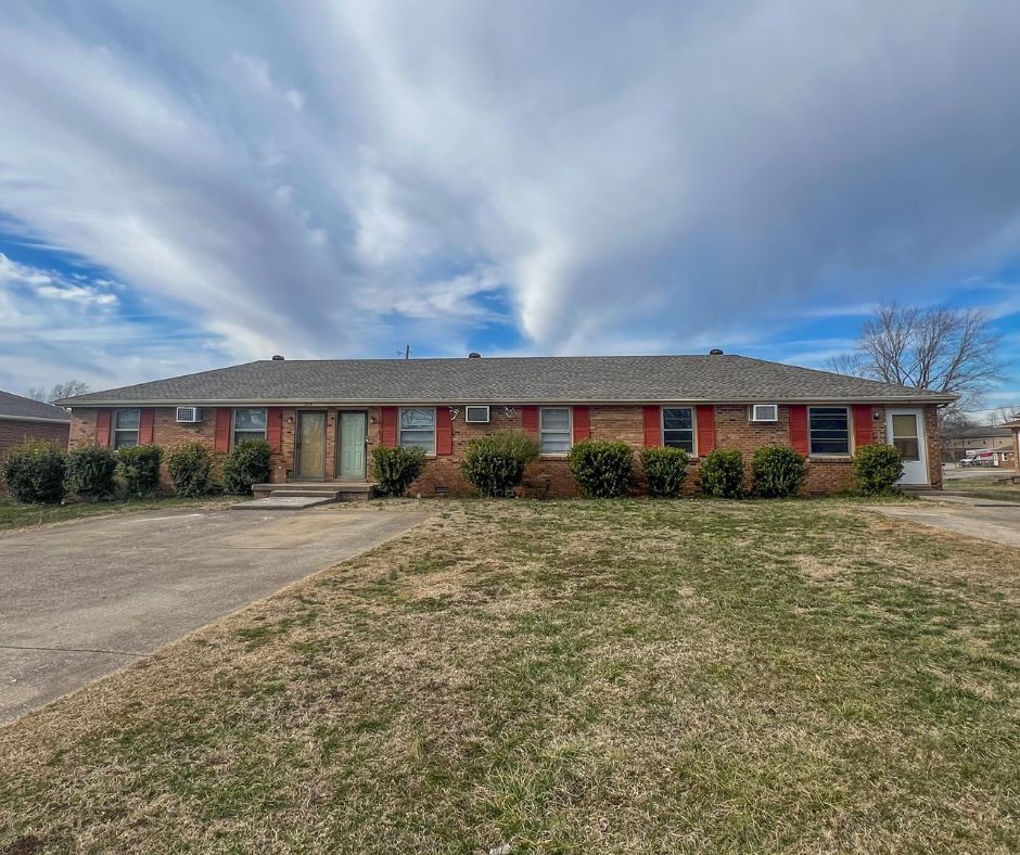 135 Airport Rd Property Photo 1
