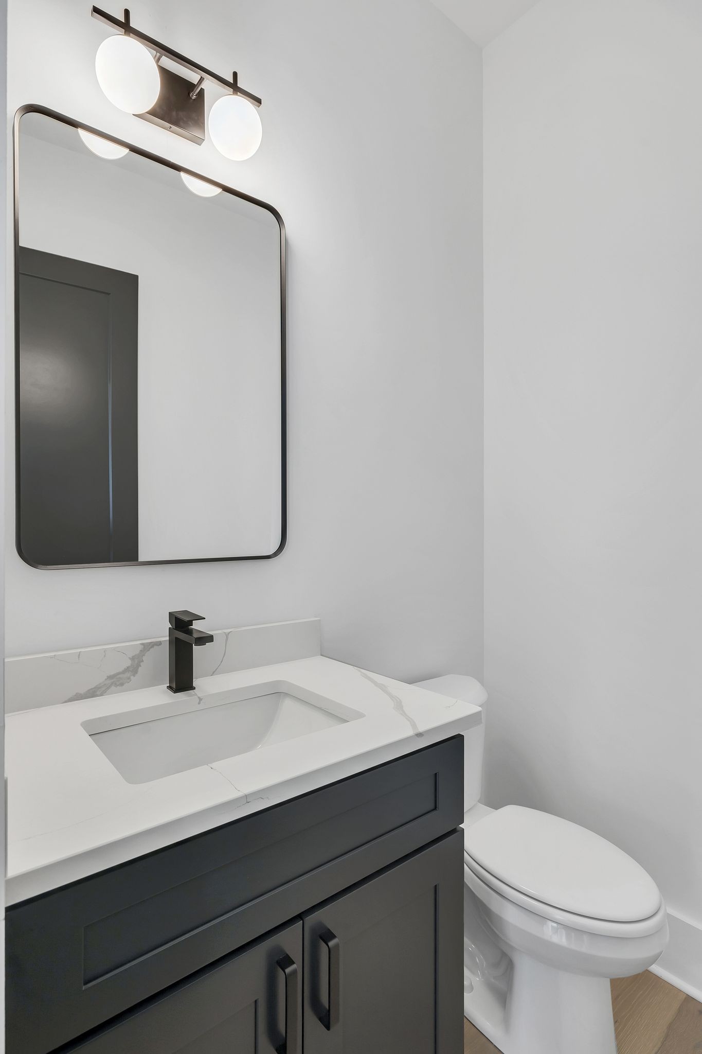 1607 Martha Washington Way Property Photo 11