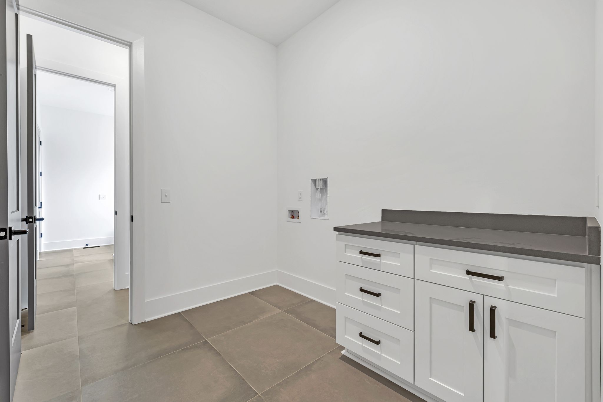 1607 Martha Washington Way Property Photo 29