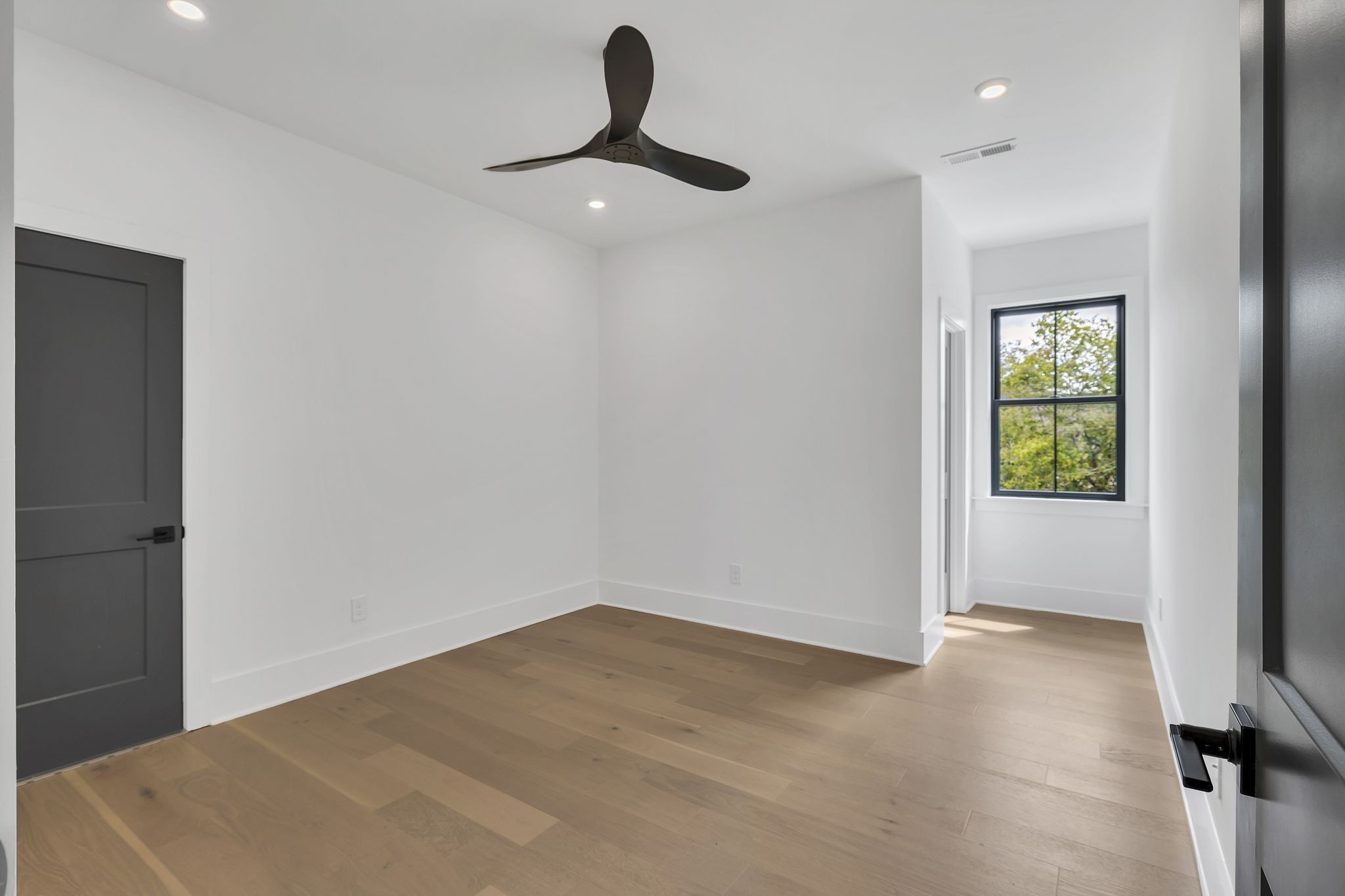 1607 Martha Washington Way Property Photo 37