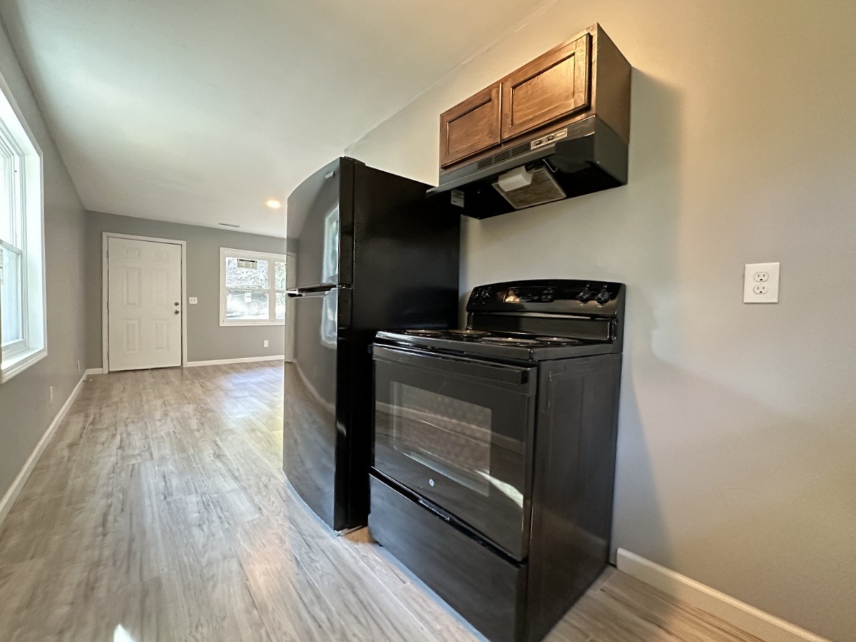 492 Oak St Property Photo 12