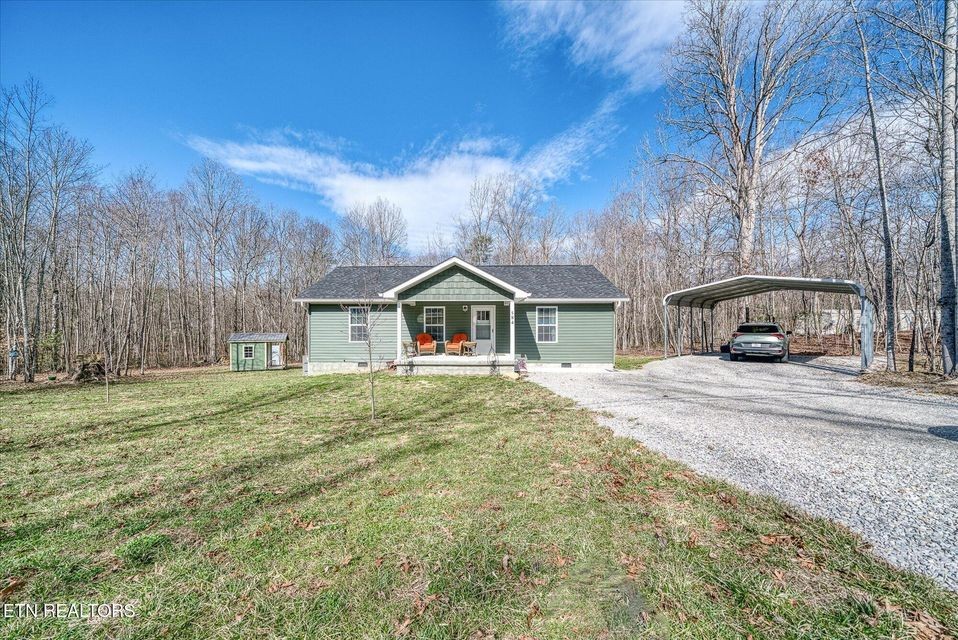 584 Trimmer Ln Property Photo