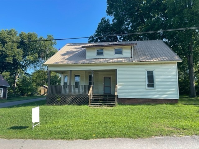301 Bennett St Property Photo
