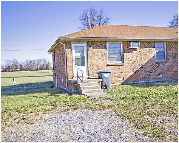 151 Airport Rd Property Photo 1